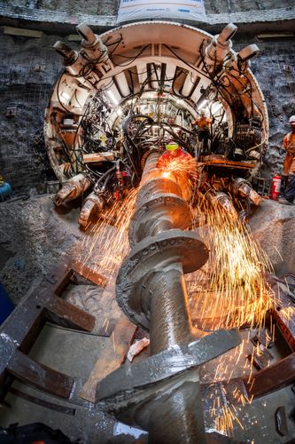Central Interceptor screw conveyor is removed from the tunnel boring machine after tunnelling - 2025